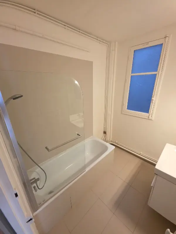 Salle de bain après l’intervention de Rénov’ASAP